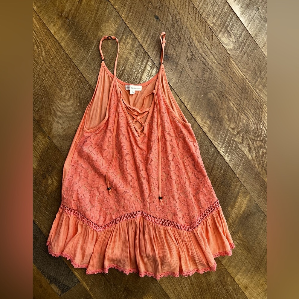 Coral summer top from the Buckle. Size small.